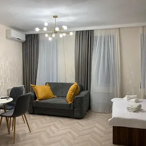 Home Plus Apartments Апартаменты